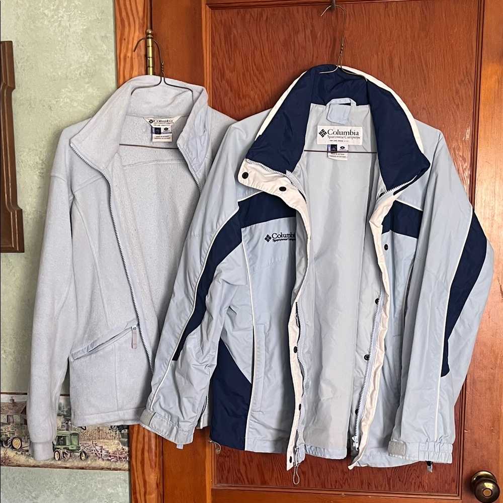 Vintage Columbia Women’s Light Blue and Navy 2 piece Winter Coat